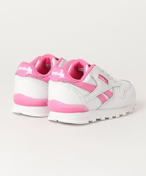 Reebok(リーボック)の「クラシックレザー ステップン フラッシュ / CLASSIC LEATHER Step 'n' Flash(スニーカー・キッズ・ホワイト×ネイビー/ホワイト×ピンク・13.0cm/14.0cm/12cm/16.0cm/15.0cm)」の5枚目の写真
