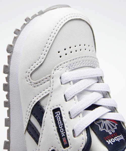 Reebok(リーボック)の「クラシックレザー ステップン フラッシュ / CLASSIC LEATHER Step 'n' Flash(スニーカー・キッズ・ホワイト×ネイビー/ホワイト×ピンク・13.0cm/14.0cm/12cm/16.0cm/15.0cm)」の3枚目の写真