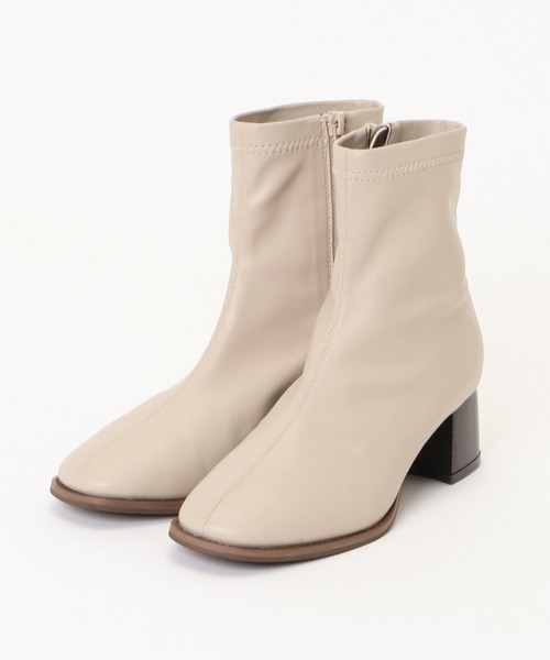 ikka（イッカ）の「ストレッチセンターシームハーフブーツ（ブーツ・レディース・オフホワイト/ブラック/ベージュ・M/L）」の15枚目の写真