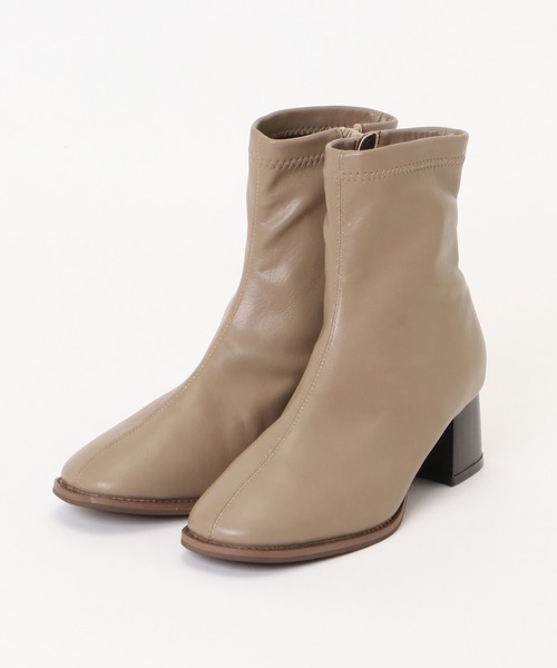 ikka（イッカ）の「ストレッチセンターシームハーフブーツ（ブーツ・レディース・オフホワイト/ブラック/ベージュ・M/L）」の9枚目の写真