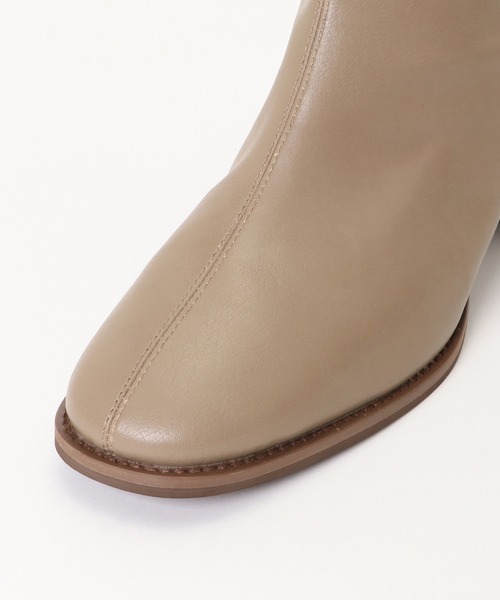 ikka（イッカ）の「ストレッチセンターシームハーフブーツ（ブーツ・レディース・オフホワイト/ブラック/ベージュ・M/L）」の8枚目の写真