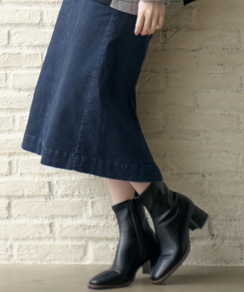 ikka（イッカ）の「ストレッチセンターシームハーフブーツ（ブーツ・レディース・オフホワイト/ブラック/ベージュ・M/L）」の20枚目の写真