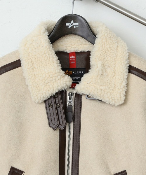 Alpha Industries（アルファインダストリーズ）の「B-3フェイクムートン ショートブルゾン（ブルゾン・レディース・ベージュ/アイボリー/ブラック・SMALL/MEDIUM）」の12枚目の写真