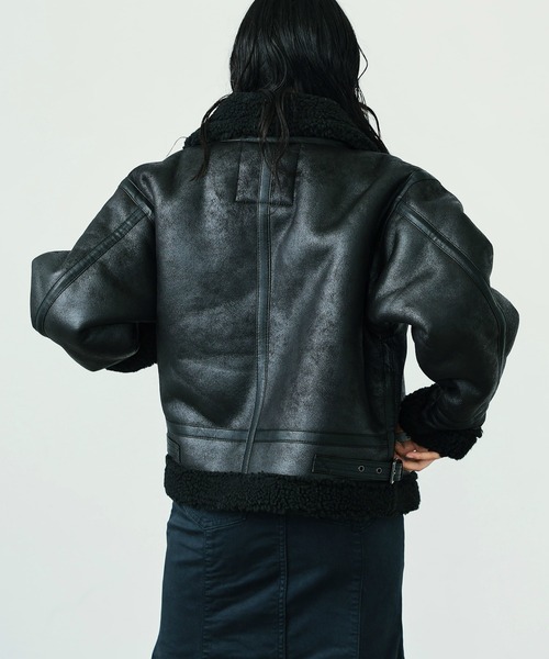 Alpha Industries（アルファインダストリーズ）の「B-3フェイクムートン ショートブルゾン（ブルゾン・レディース・ベージュ/アイボリー/ブラック・SMALL/MEDIUM）」の21枚目の写真