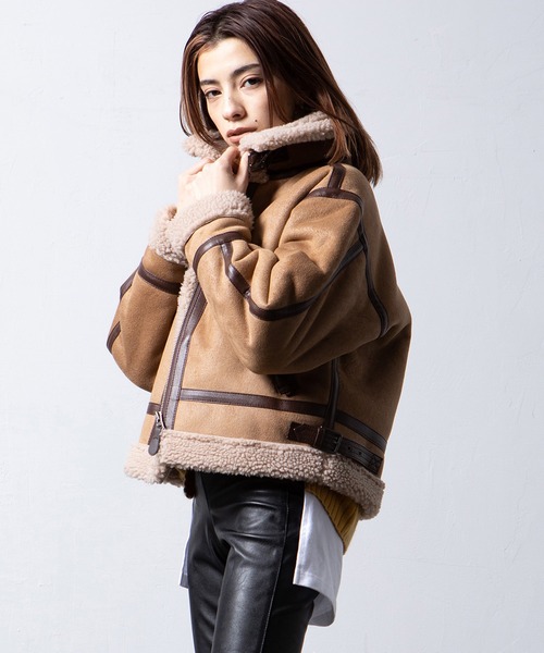 Alpha Industries（アルファインダストリーズ）の「B-3フェイクムートン ショートブルゾン（ブルゾン・レディース・ベージュ/アイボリー/ブラック・SMALL/MEDIUM）」の16枚目の写真