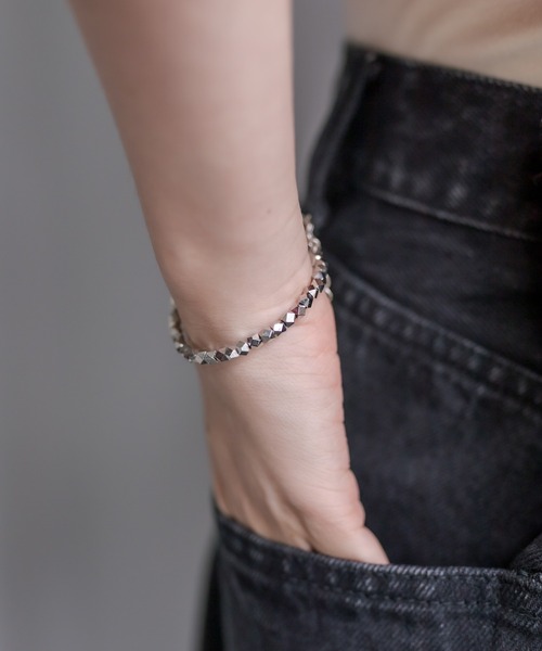 mystic（ミスティック）の「Lara メタルビーズブレスレット（ブレスレット・レディース・シルバー/ゴールド・ONE SIZE）」の4枚目の写真