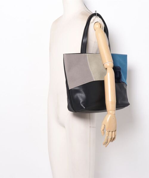 mimis(ミイーミイーズ)の「パッチワークトートバッグ(トートバッグ・レディース・ブルー/グレー・FREE)」の3枚目の写真