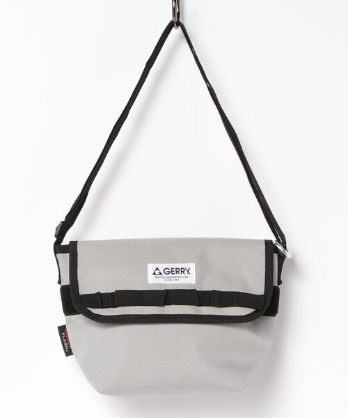 MASSIVE STORE（マッシブストア）の「【GERRY/ジェリー】MAGIC FLASH カブセショルダー（ショルダーバッグ・メンズ・ベージュ/グレー/ブラック・FREE）」の3枚目の写真