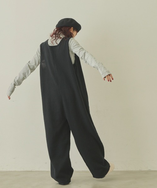 MERLOT（メルロー）の「ニットロンパース（サロペット/オーバーオール・レディース・ブラウン/ナチュラル/ブラック・FREE）」の8枚目の写真