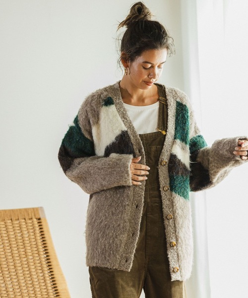 BAYFLOW（ベイフロー）の「柄ニットVネックシャギーカーディガン