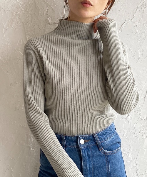 She's Closet（シーズクローゼット）の「プチハイネックタイト長袖リブニットプルオーバー（ニット/セーター・レディース・オフホワイト/グレー/ブラック/アイボリー/ミント/ベージュ/パープル/グリーン/スモークピンク/ブルー/マスタード/グレイッシュベージュ・M/L）」の5枚目の写真