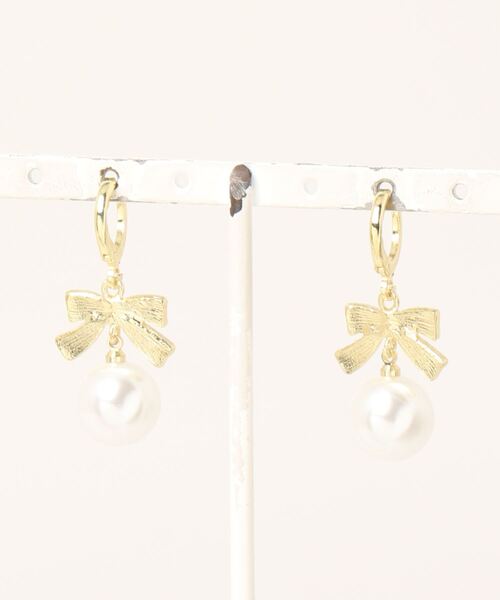 ma chere Cosette?（マシェールコゼット）の「揺れるキラキラリボンパールピアス（ピアス（両耳用）・レディース・ゴールド・FREE）」の2枚目の写真