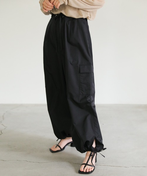 select MOCA(セレクトモカ)の「ナイロンワイドカーゴパンツ(カーゴパンツ・レディース・アイボリー/ブラック/ライトイエロー・FREE)」の3枚目の写真