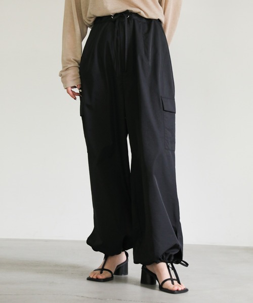 select MOCA(セレクトモカ)の「ナイロンワイドカーゴパンツ(カーゴパンツ・レディース・アイボリー/ブラック/ライトイエロー・FREE)」の21枚目の写真