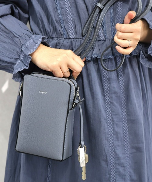 Ungrid（アングリッド）の「【Ungrid/アングリッド】キーリングチャーム付き　スマホ＆パスポート入れ　縦長ミニポシェット（ショルダーバッグ・レディース・ブラック/ブルー系その他/キャメル/グレイッシュベージュ/アイボリー/カーキ/スモークピンク/ベージュ/オリーブ/ダークブラウン/ラベンダー/イエロー/ゴールド/シルバー/ホワイト/ライトブルー・FREE）」の10枚目の写真