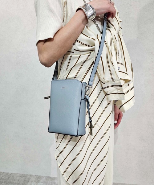 Ungrid（アングリッド）の「【Ungrid/アングリッド】キーリングチャーム付き　スマホ＆パスポート入れ　縦長ミニポシェット（ショルダーバッグ・レディース・ブラック/ブルー系その他/キャメル/グレイッシュベージュ/アイボリー/カーキ/スモークピンク/ベージュ/オリーブ/ダークブラウン/ラベンダー/イエロー/ゴールド/シルバー/ホワイト/ライトブルー・FREE）」の9枚目の写真