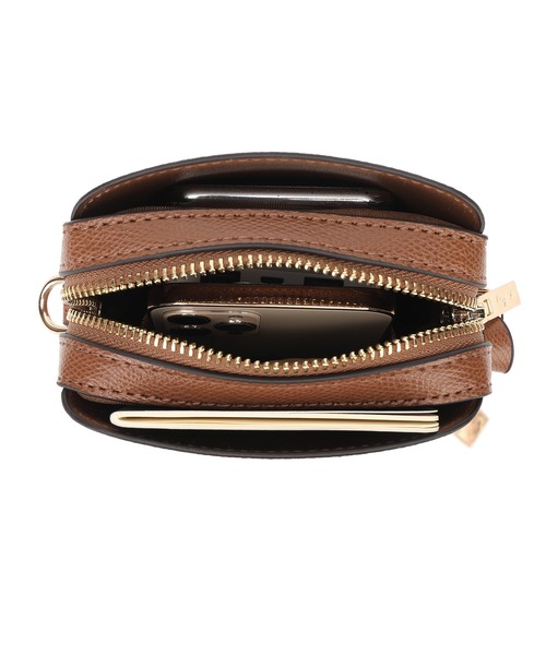 Ungrid（アングリッド）の「【Ungrid/アングリッド】キーリングチャーム付き　スマホ＆パスポート入れ　縦長ミニポシェット（ショルダーバッグ・レディース・ブラック/ブルー系その他/キャメル/グレイッシュベージュ/アイボリー/カーキ/スモークピンク/ベージュ/オリーブ/ダークブラウン/ラベンダー/イエロー/ゴールド/シルバー/ホワイト/ライトブルー・FREE）」の21枚目の写真