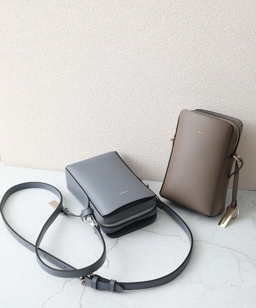 Ungrid（アングリッド）の「【Ungrid/アングリッド】キーリングチャーム付き　スマホ＆パスポート入れ　縦長ミニポシェット（ショルダーバッグ・レディース・ブラック/ブルー系その他/キャメル/グレイッシュベージュ/アイボリー/カーキ/スモークピンク/ベージュ/オリーブ/ダークブラウン/ラベンダー/イエロー/ゴールド/シルバー/ホワイト/ライトブルー・FREE）」の18枚目の写真