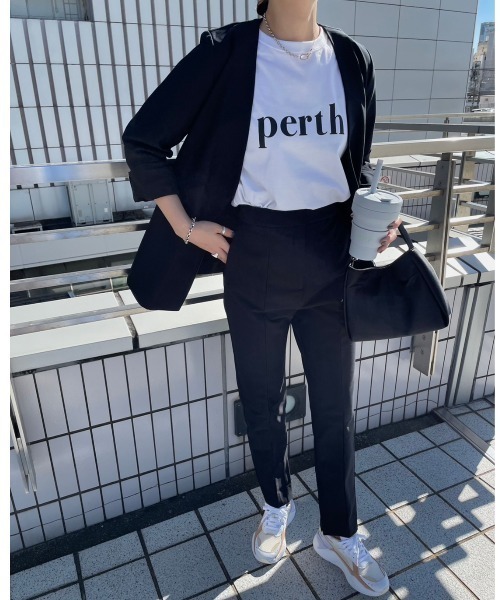 emmi（エミ）の「【emmi atelier】ワンダーシェイプストレートパンツ（スラックス・レディース・ベージュ/ブラック・0/1）」の2枚目の写真