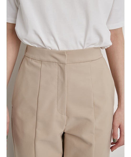 emmi（エミ）の「【emmi atelier】ワンダーシェイプストレートパンツ（スラックス・レディース・ベージュ/ブラック・0/1）」の8枚目の写真