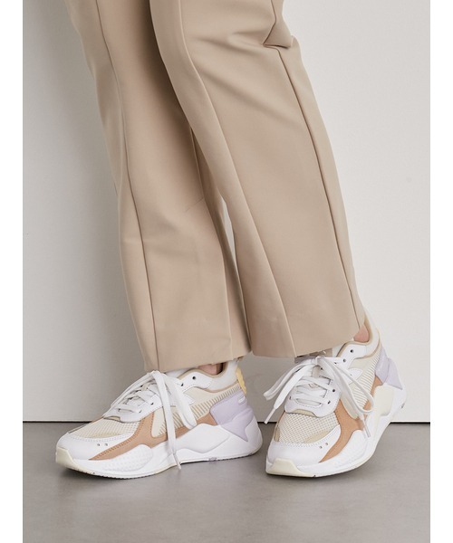 emmi（エミ）の「【emmi atelier】ワンダーシェイプストレートパンツ（スラックス・レディース・ベージュ/ブラック・0/1）」の9枚目の写真