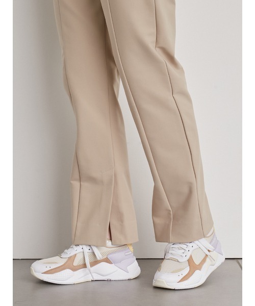 emmi（エミ）の「【emmi atelier】ワンダーシェイプストレートパンツ（スラックス・レディース・ベージュ/ブラック・0/1）」の10枚目の写真