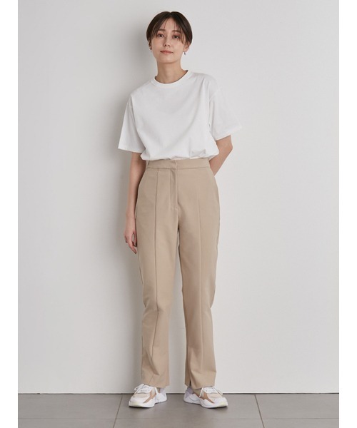 emmi（エミ）の「【emmi atelier】ワンダーシェイプストレートパンツ（スラックス・レディース・ベージュ/ブラック・0/1）」の19枚目の写真