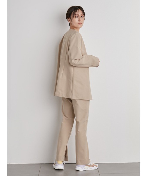 emmi（エミ）の「【emmi atelier】ワンダーシェイプストレートパンツ（スラックス・レディース・ベージュ/ブラック・0/1）」の16枚目の写真