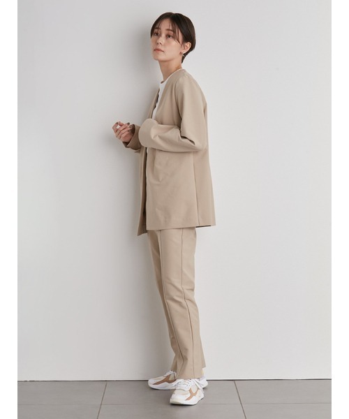 emmi（エミ）の「【emmi atelier】ワンダーシェイプストレートパンツ（スラックス・レディース・ベージュ/ブラック・0/1）」の17枚目の写真