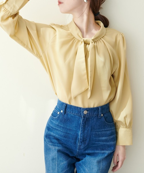natural couture（ナチュラルクチュール）の「袖口パールノット結びボータイブラウス（シャツ/ブラウス・レディース・オフホワイト/グレイッシュベージュ/サックスブルー/イエロー/グリーン/ネイビー/その他1/その他2・FREE）」の11枚目の写真