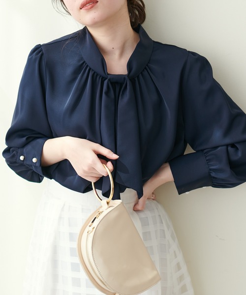 natural couture（ナチュラルクチュール）の「袖口パールノット結びボータイブラウス（シャツ/ブラウス・レディース・オフホワイト/グレイッシュベージュ/サックスブルー/イエロー/グリーン/ネイビー/その他1/その他2・FREE）」の18枚目の写真