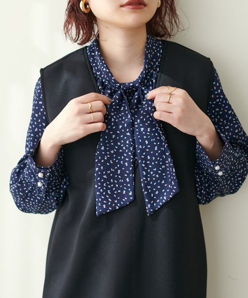 natural couture（ナチュラルクチュール）の「袖口パールノット結びボータイブラウス（シャツ/ブラウス・レディース・オフホワイト/グレイッシュベージュ/サックスブルー/イエロー/グリーン/ネイビー/その他1/その他2・FREE）」の12枚目の写真
