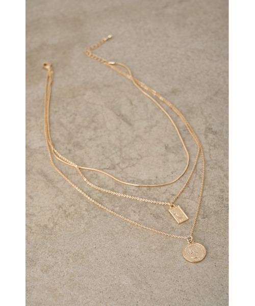 AZUL by moussy（アズールバイマウジー）の「COIN THREE-STRAND NECKLACE/コインスリーストランドネックレス（ネックレス・レディース・ゴールド系その他/シルバー・FREE）」の13枚目の写真