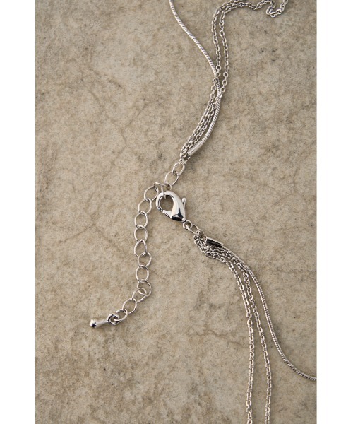 AZUL by moussy（アズールバイマウジー）の「COIN THREE-STRAND NECKLACE/コインスリーストランドネックレス（ネックレス・レディース・ゴールド系その他/シルバー・FREE）」の6枚目の写真