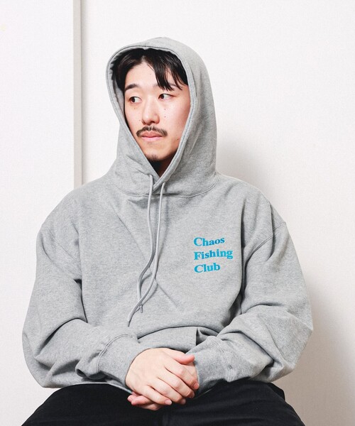 BEAMS T（ビームスティー）の「Chaos Fishing Club / LOGO HOODIE（スウェット・メンズ・グレー/ブラック・LARGE/X-LARGE/MEDIUM）」の14枚目の写真