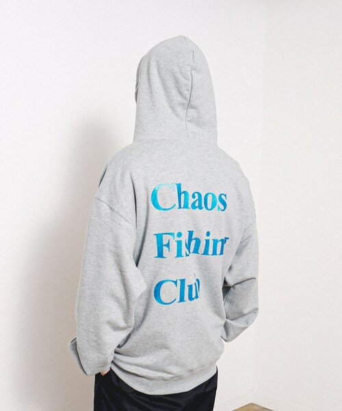 BEAMS T（ビームスティー）の「Chaos Fishing Club / LOGO HOODIE（スウェット・メンズ・グレー/ブラック・LARGE/X-LARGE/MEDIUM）」の15枚目の写真