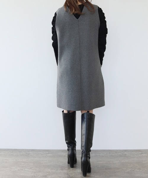 DRESSLAVE(ドレスレイブ)の「Sugar Rose / v neck midi dress(Vネックミディ丈ワンピース)(ジャンパースカート・レディース・チャコールグレー/ブラック・38)」の7枚目の写真