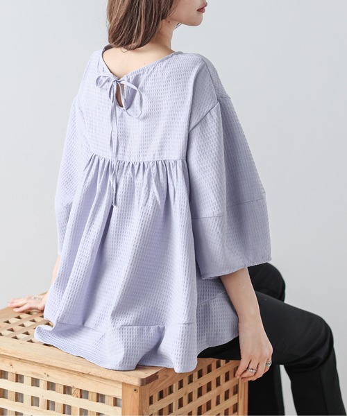 La-gemme(ラジェム)の「ワッフルペプラムブラウス(シャツ/ブラウス・レディース・ブラック/パープル/ネイビー/オフホワイト/イエロー・フリー)」の18枚目の写真