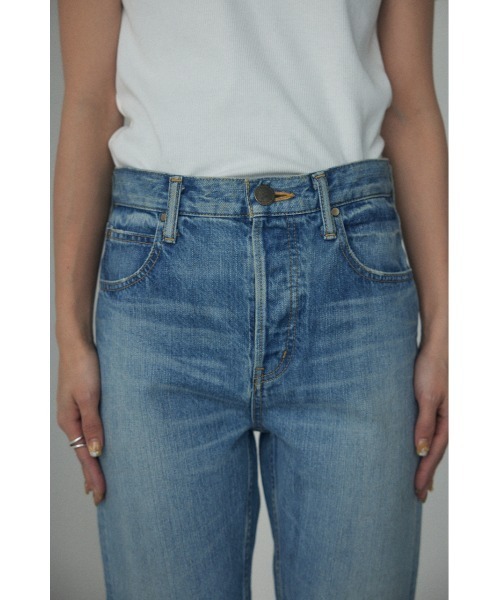 BLACK BY MOUSSY(ブラックバイマウジー)の「HUILA blue denim(ウィラブルーデニム)(デニムパンツ・レディース・ブルー・24inch/25inch/26inch/23inch)」の4枚目の写真