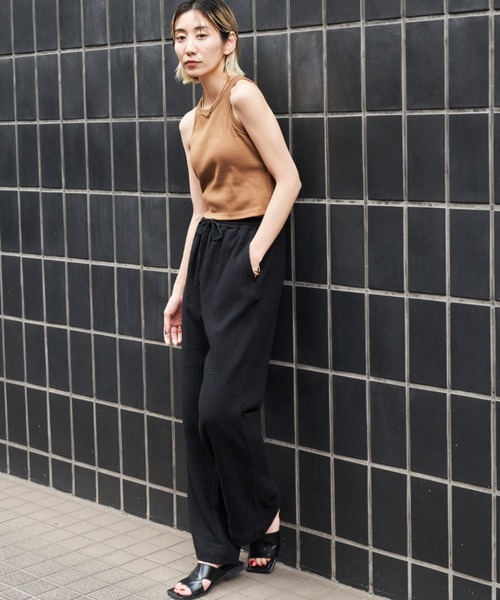 Auntie Rosa Holiday（アンティローザホリデー）の「カットリブアメスリクロップドタンク（タンクトップ・レディース・ブラック/ブラウン/オフホワイト・FREE）」の4枚目の写真