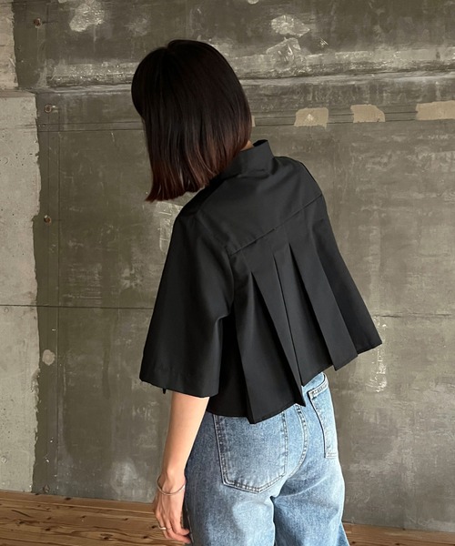 cona（コナ）の「【ZOZO限定】ショート丈プリーツブラウス（シャツ/ブラウス・レディース・ホワイト/ブラック/ブルー・FREE）」の13枚目の写真