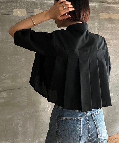 cona（コナ）の「【ZOZO限定】ショート丈プリーツブラウス（シャツ/ブラウス・レディース・ホワイト/ブラック/ブルー・FREE）」の9枚目の写真
