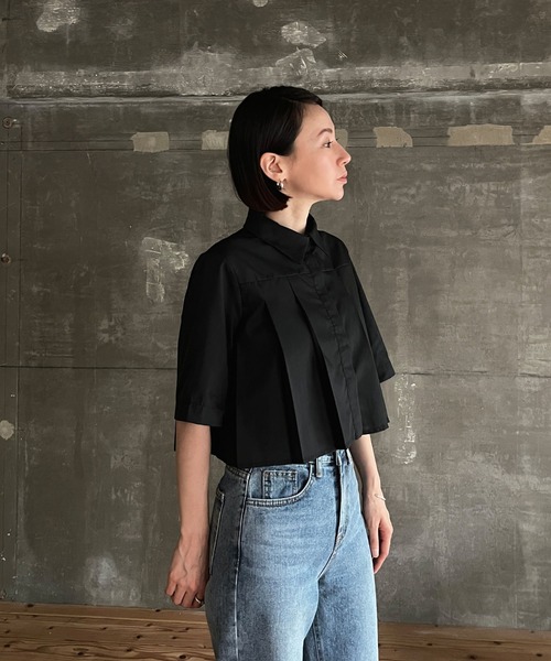 cona（コナ）の「【ZOZO限定】ショート丈プリーツブラウス（シャツ/ブラウス・レディース・ホワイト/ブラック/ブルー・FREE）」の6枚目の写真