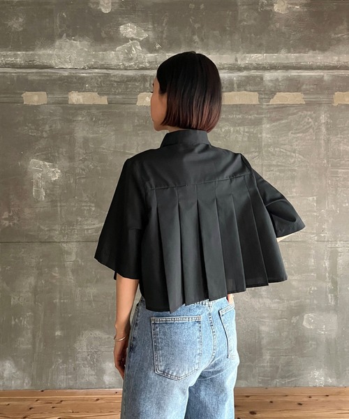 cona（コナ）の「【ZOZO限定】ショート丈プリーツブラウス（シャツ/ブラウス・レディース・ホワイト/ブラック/ブルー・FREE）」の7枚目の写真