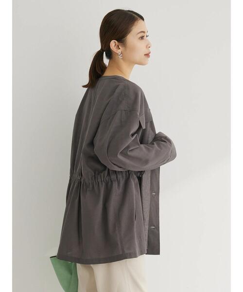 Green Parks(グリーンパークス)の「綿麻混ノーカラーブルゾン(ブルゾン・レディース・ライトカーキ/グレー・FREE)」の18枚目の写真