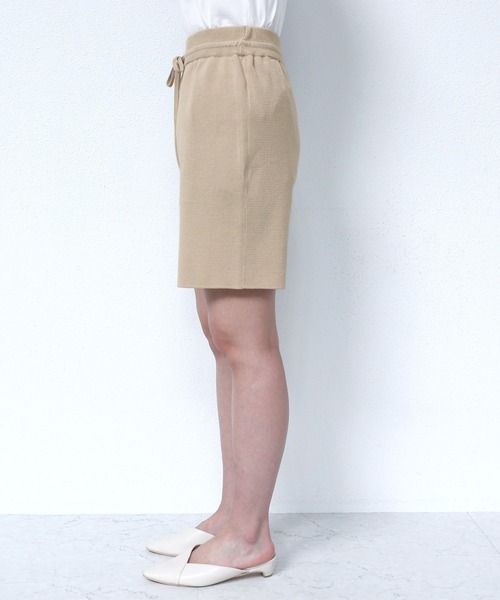 andme(アンドミー)の「リネンライクニットショートパンツ(その他パンツ・レディース・ブラック/グレイッシュベージュ/ライトカーキ/ネイビー/ブラウン・M)」の10枚目の写真