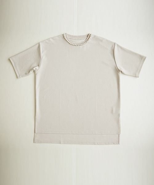 and it_(アンドイット)の「パールボタン梨地プルオーバー(Tシャツ/カットソー・レディース・グレイッシュベージュ/ブラック/サックスブルー・L/M)」の8枚目の写真