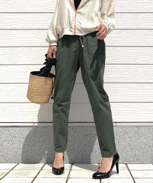 Q（キュー）の「コットンストレッチイージーパンツ（その他パンツ・レディース・カーキ/アイボリー/エメラルド・MEDIUM）」の3枚目の写真