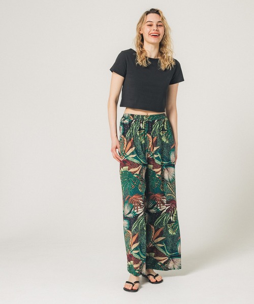 【新品】リーフ柄ワイドパンツ 多色 カラフルリーフ柄ワイドパンツ（その他パンツ）｜coca（coca