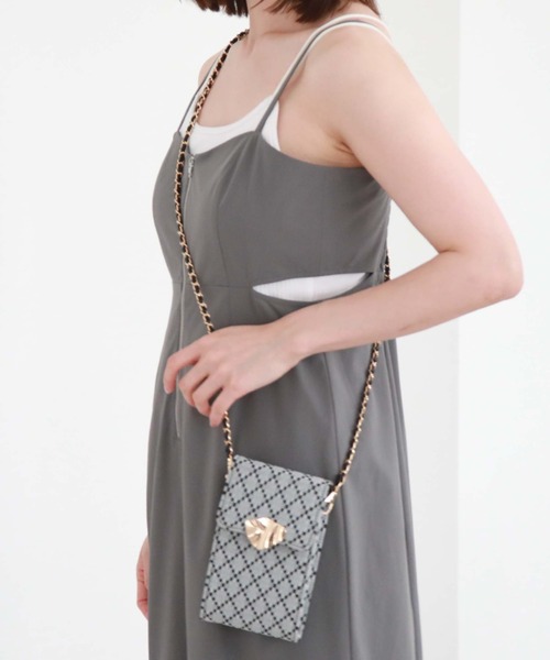 archives(アルシーヴ)の「’チェーンミニショルダー'(ショルダーバッグ・レディース・ベージュ/ブラック/グレー・FREE)」の4枚目の写真